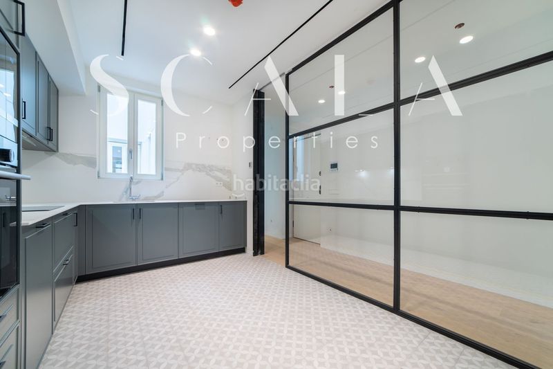 Foto 7445c003-3299-4582-8666-ad83dcb7054e. Rent flat with heating in Recoletos Madrid