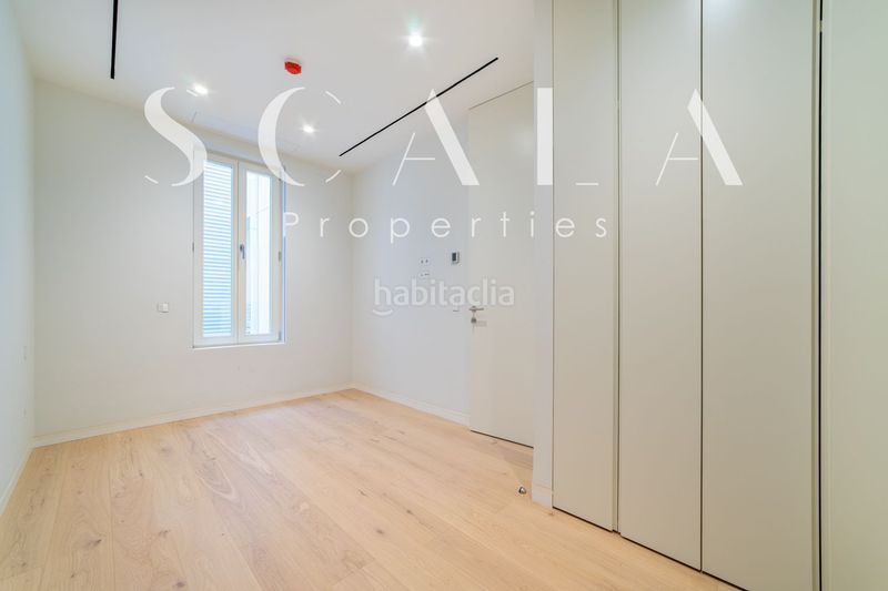 Foto b04f1435-8634-4030-8076-4f6f9b780f6b. Rent flat with heating in Recoletos Madrid