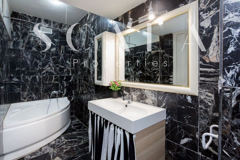 Foto fd526e8c-0d57-48ef-8a65-8c6915e66733. Rent flat with heating in Jerónimos Madrid
