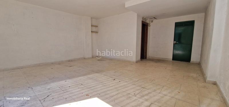 Foto 7875e28e-fb65-4a37-b46c-065213c61253. Local comercial local en urbanización privada con piscina en Maracena