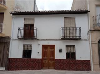Casa en Noalejo. Vivienda en el centro de noalejo