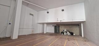 Local Comercial  Calle luna. Local en venta en maracena