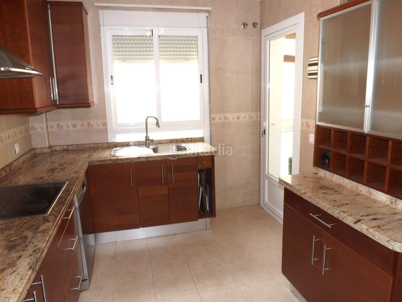 Foto 5be693f6-f14e-409f-8038-cc0118e89c6e. Àtic a calle marqués 19 a Maracena