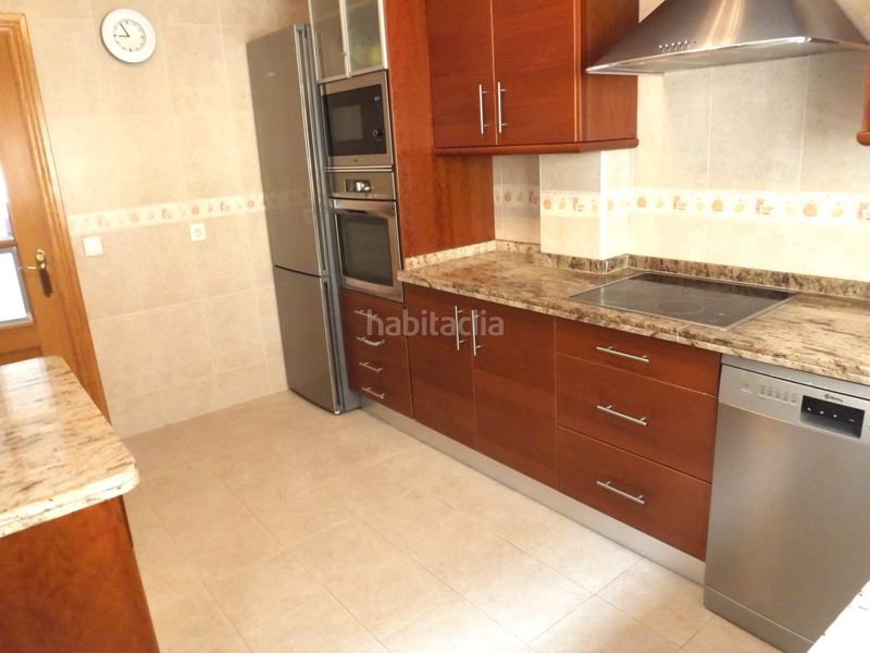 Foto fe047810-07a1-4ce9-8137-0fd87c3ac53b. Àtic a calle marqués 19 a Maracena