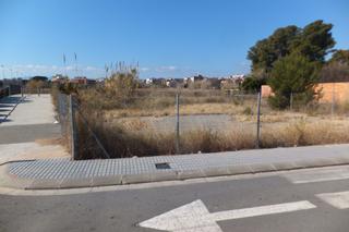 Terreny residencial  Carrer de mont-roig. En venta en riudoms