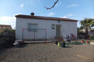 Terreny residencial a Riudoms. Xalet y finca en venta con dios construcciones legalizdas.
