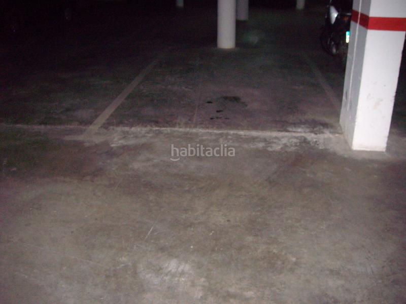 Foto ea8411d7-743d-41f6-80f3-40f796fca002. Aparcament cotxe a carrer de la mercè rodoreda 11 a Riudoms