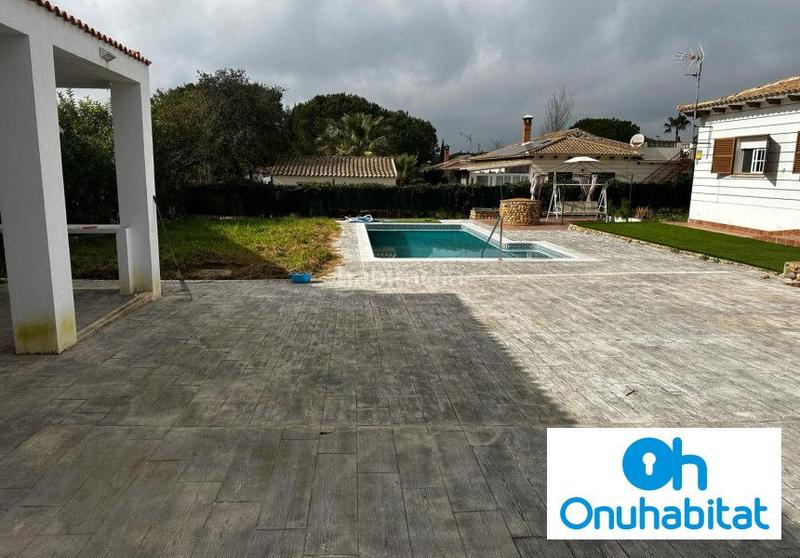 Foto 9707ed73-f01d-4ce2-aa4e-f8c00f7f0aaf. Xalet amb aparcament piscina a Dehesa - Monacilla Aljaraque