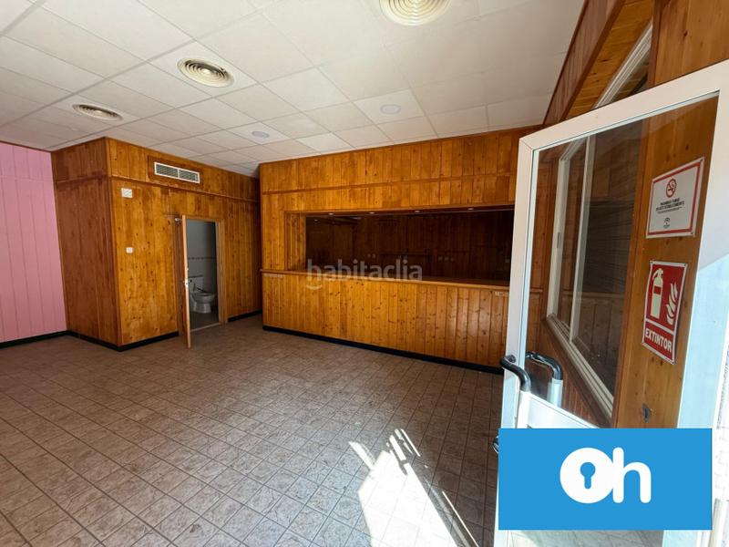 Foto 0e8b9cbb-1487-4275-bfa7-49cf723cc009. Business premise in Nuevo Parque - Los Rosales - Tráfico Pesado Huelva