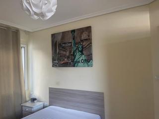 Piso  Rúa rosario hernandez dieguez (a calesa). Piso alto con vistas , amplio con 5 dormitorios, cocina independ