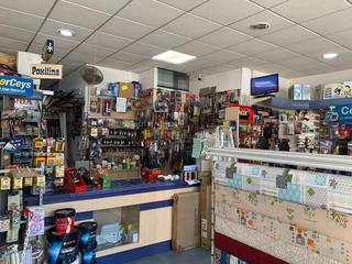 Traspàs Local Comercial  Avenida alcalde gregorio espino. Se vende negocio, hoy funcionando de ferreteria.