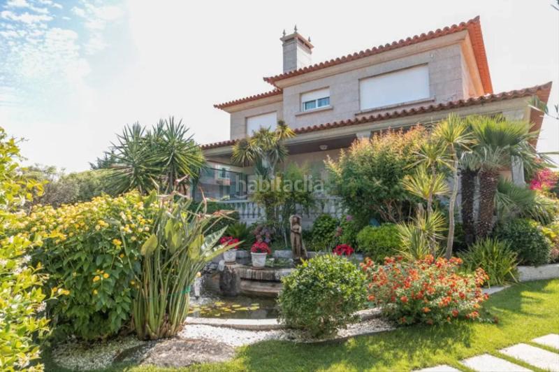 Foto 5fa9e6b0-e00c-41d8-9bfb-74cb3ce87971. Chalet with heating parking pool in Panxón Nigrán