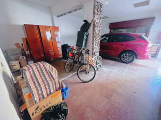 Local Comercial  Carrer del peneds. Local comercial a pie de calle