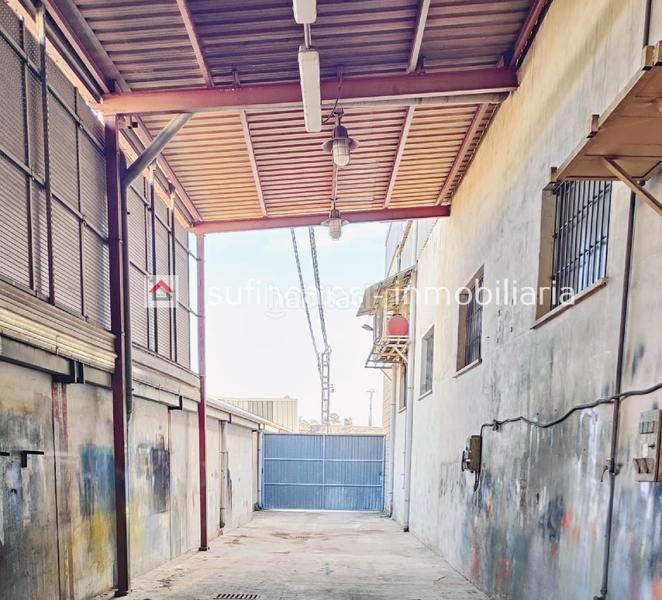 Foto 7745b156-ba3c-456e-a44a-f7ffc80c9aea. Industrial building in Centre-Zona Alta Alcoi