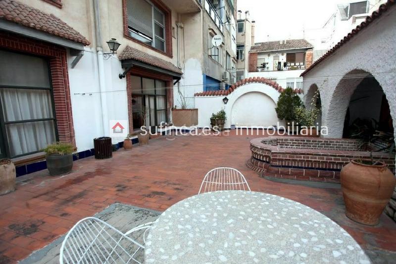 Foto c4fbde85-4367-4deb-8d6f-190a0b8cd3c2. Casa amb calefacció aparcament a Eixample Alcoi