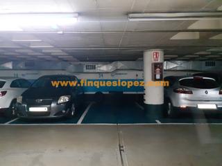 Parking voiture à Carrer de pablo iglesias 11. Aparca sin maniobras, en parking con vigilante