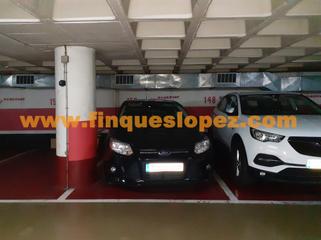 Parking voiture à Carrer de pablo iglesias 11. Compra esta plaza por 40€ al mes