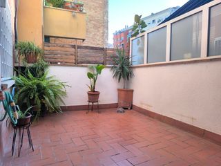 Piso  Carrer de cartagena. Vive junto al nuevo parc de les glòries: 80 m², terraza y patio