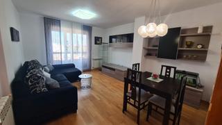 Affitto Appartamento in Calle de fuenlabrada 1. Piso con 3 dormitorios 2 baños garaje y trastero