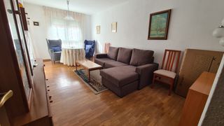 Rent Flat in Avenida del cardenal cisneros 64. Piso con 3 dormitorios patio y garaje en cardenal cisneros