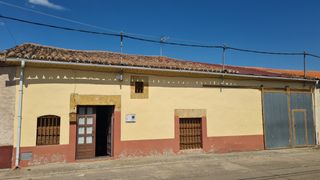 Casa  Calle sol 14. Casa solariega con bodega tradicional ,patio y garaje en moralej