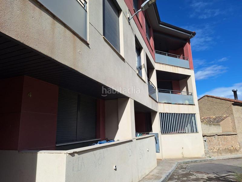 Foto 2f7b468e-7da9-4e67-a92a-a2d93ef1fa1d. Edifici a Cadrete