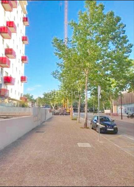 Foto f0919629-0676-423c-b750-6e7e4242e31f. Location parking voiture dans Romareda Zaragoza