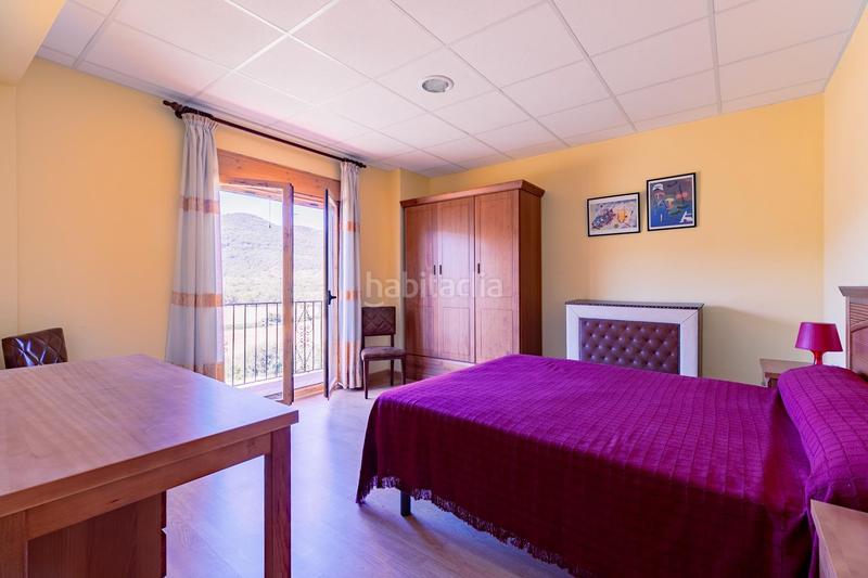 Foto 085d85ed-eae9-4819-8dcd-d223aa0b0da4. Edifici a carretera pamplona 47 a Puente la Reina de Jaca