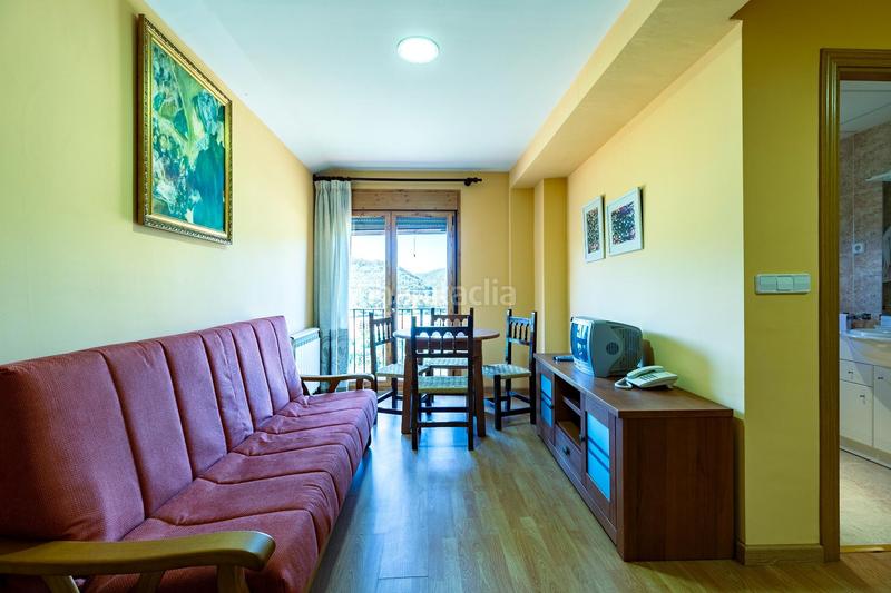 Foto 1a4e88b0-ca51-40c3-8370-a6734960eb8b. Edifici a carretera pamplona 47 a Puente la Reina de Jaca