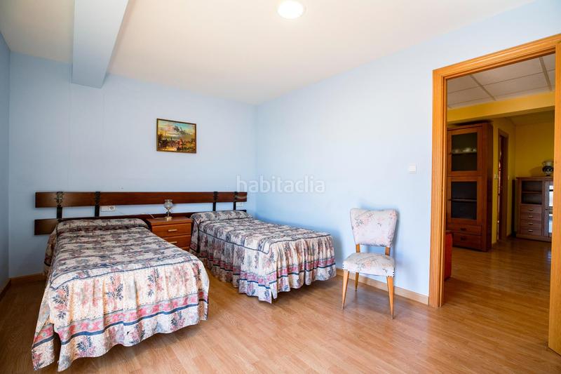 Foto 877fba9a-991c-4125-b0d8-b55d9c8f28d2. Edifici a carretera pamplona 47 a Puente la Reina de Jaca