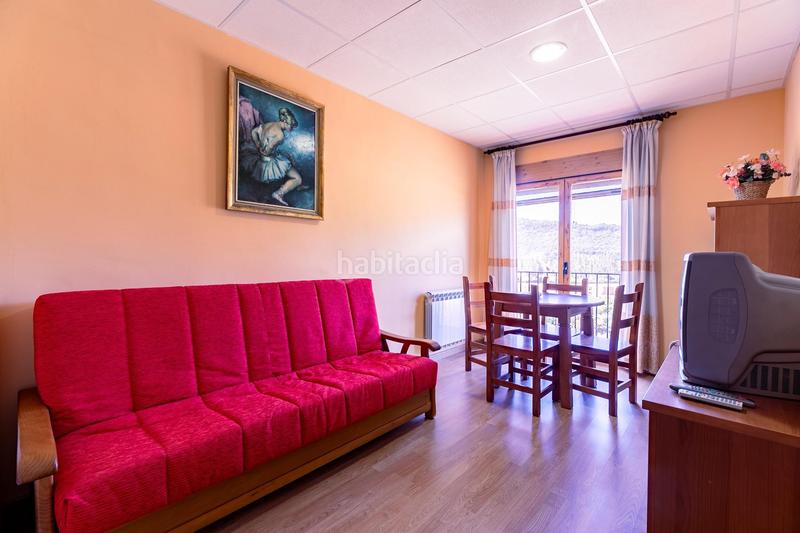 Foto a76720fa-8634-4870-a19b-a998e895fbed. Edifici a carretera pamplona 47 a Puente la Reina de Jaca