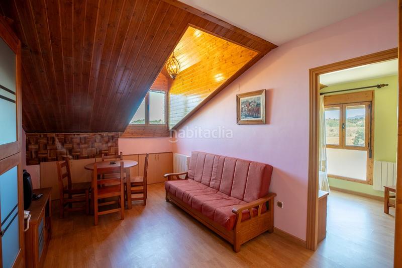 Foto db318147-ec35-407a-b34f-65af7b19f356. Edifici a carretera pamplona 47 a Puente la Reina de Jaca