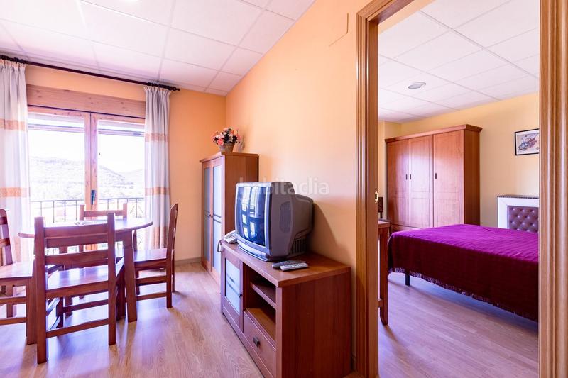 Foto fa20b466-a2c2-489e-8a6b-245d1171d773. Edifici a carretera pamplona 47 a Puente la Reina de Jaca