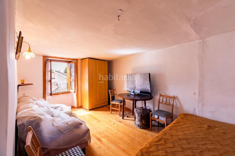 Foto ce4be89f-f440-4b98-bf67-b6db3d745c31. Casa en calle dr fleming 27 casa para rehabilitar y construir varios apartamentos en Biescas