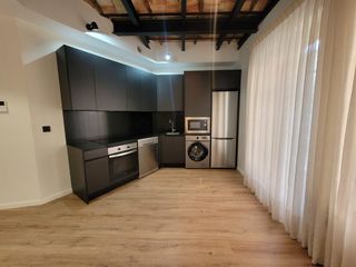 Rent Flat  Calle aranda (conde de). Descubre este elegante piso junto a plaza de toros obra mucha lu