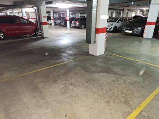 Parking voiture  Calle aznar, adolfo (cineasta). Tu plaza de garaje en el actur te está esperando!