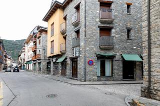 Pis  Calle mayor. Acogedor piso en biescas con encanto montañés