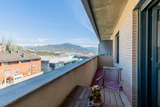 Appartement  Calle serrablo. Oportunidad única en sabiñánigo! piso con luz, vistas y a un pas