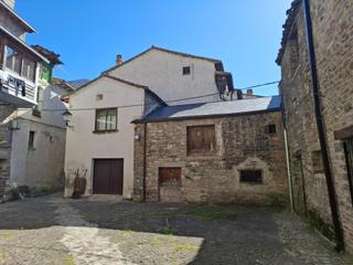 Casa  Calle san roque. Borda para rehabilitar en pleno corazon de biescas