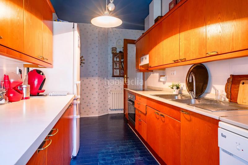 Foto 31f5fb72-fac5-43f8-9755-3d8562c272fa. Zweistöckige wohnung in calle galicia porches 7 in Huesca