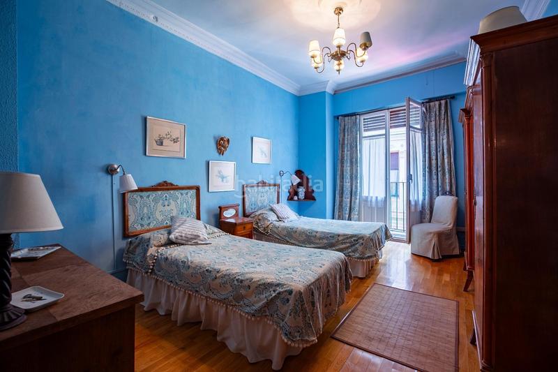 Foto 5b2bcf7c-69c0-4774-8d76-51a0693586eb. Zweistöckige wohnung in calle galicia porches 7 in Huesca