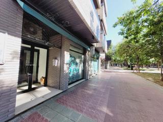 Lloguer Local Comercial  Calle borau, j.luis (cineasta). Amplio local comercial en alquiler en josé luis borao 18  ideal