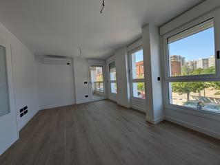 Appartement  Calle de josé luis pomarón herranz. Exclusiva vivienda reformada junto a plaza de los sitios