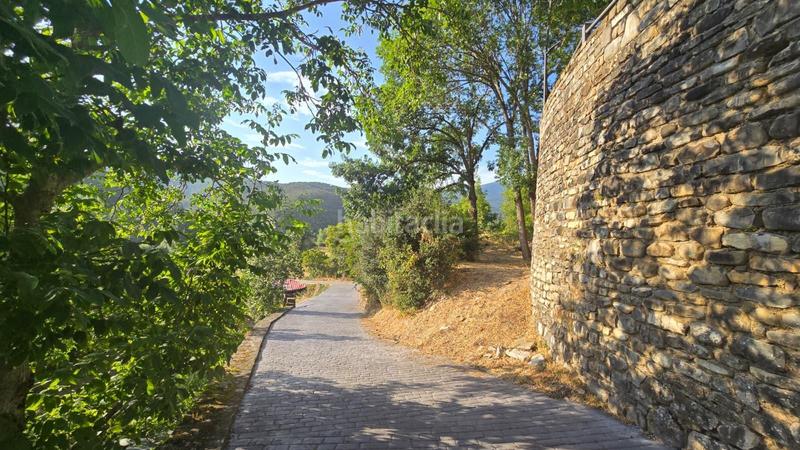 Foto b33494e2-6d83-44b7-b4d4-0b05049d081f. Terrain résidentiel dans Aisa