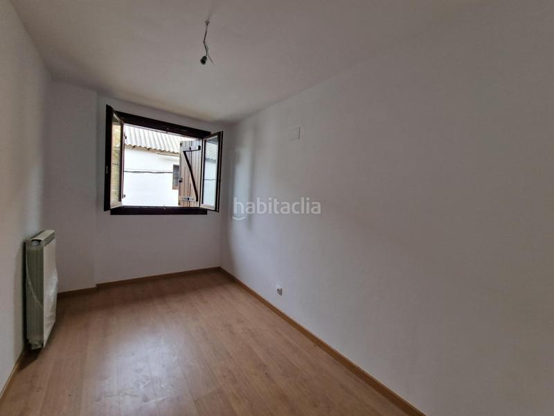 Foto 450284dd-d001-4b53-bb09-c98065bc3f17. Edificio en Aisa