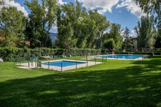 Pis a Justicia de aragon del 15. Prado largo  exclusiva urbanización con piscina y zonas deportiv