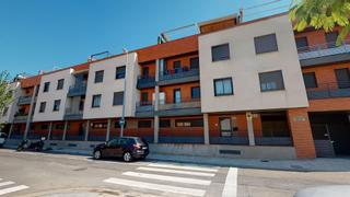 Pis  Calle huesca 35. Piso de alto standing con terraza y garaje en la mejor zona de u