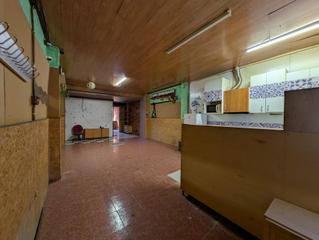 Piso  Calle del cardenal de bardají. Convierte este local en tu nuevo hogar en oliver