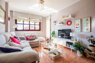 Pis  Calle doña sancha. Exclusivo piso con terraza, piscina y zonas verdes en los olivos