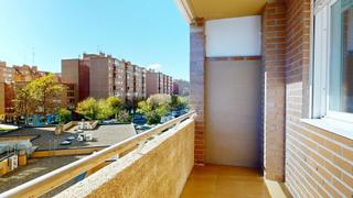 Pis  Calle de antón garcía abril. Encanto y funcionalidad en un piso con terraza y piscina en el a